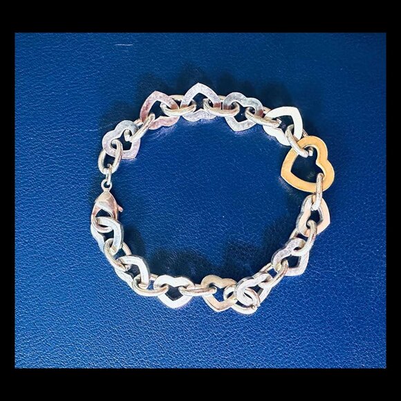 Super Cute 7" White Metal Hearts Afire Bracelet. - Picture 1 of 2